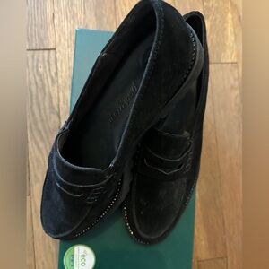 Paul green Reed loafer.  Black suede shoe with lug sole.  US size 9 (up 6.5)